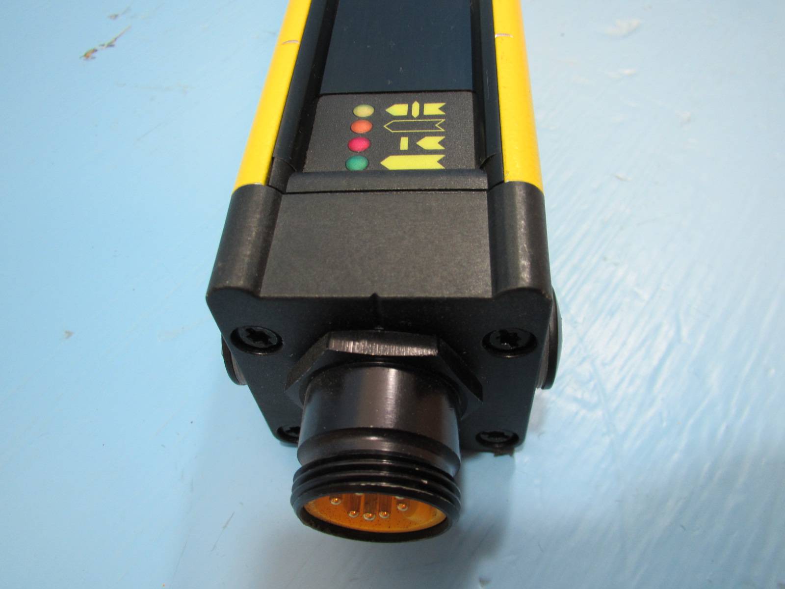 Allen Bradley GuardMaster 440LR4D0900N Safety Light Curtain 900 mm