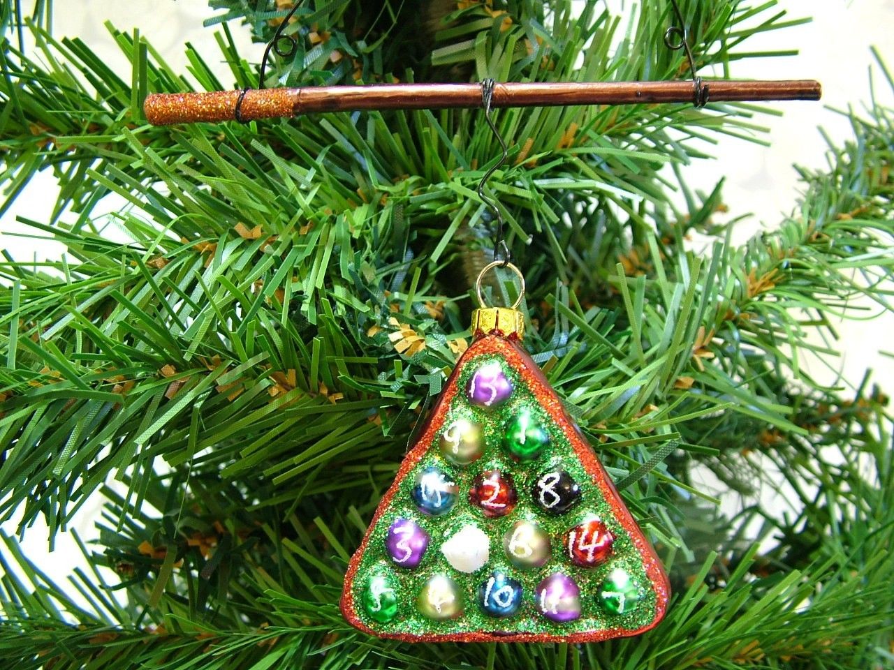 New Billiards Rack Pool Table Balls Pool stick Cue Christmas Tree