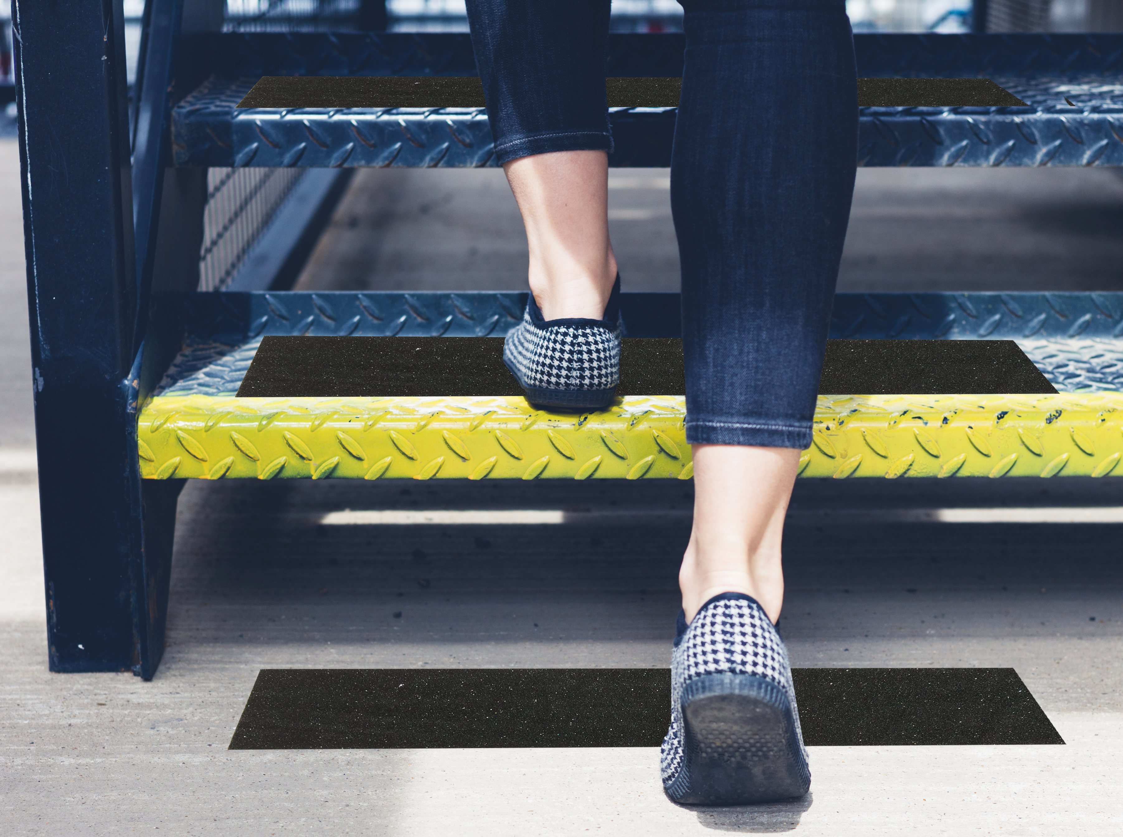 Anti Slip Grip Tape Indoor Outdoor 4" x 12' Roll Non Skid Safety Tape