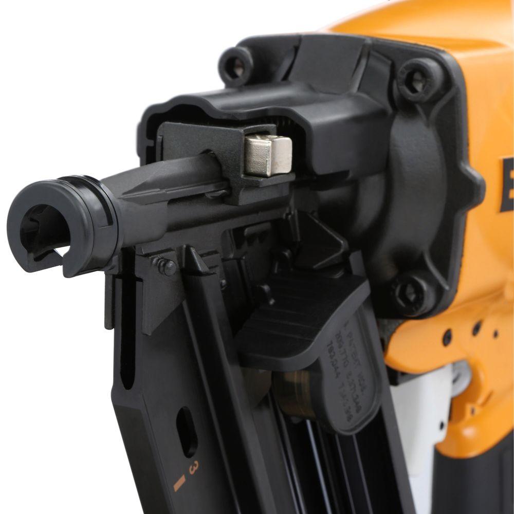 BOSTITCH F28WW 2" to 3 1/2" 28° Clipped Head Wire Weld Framing Nailer