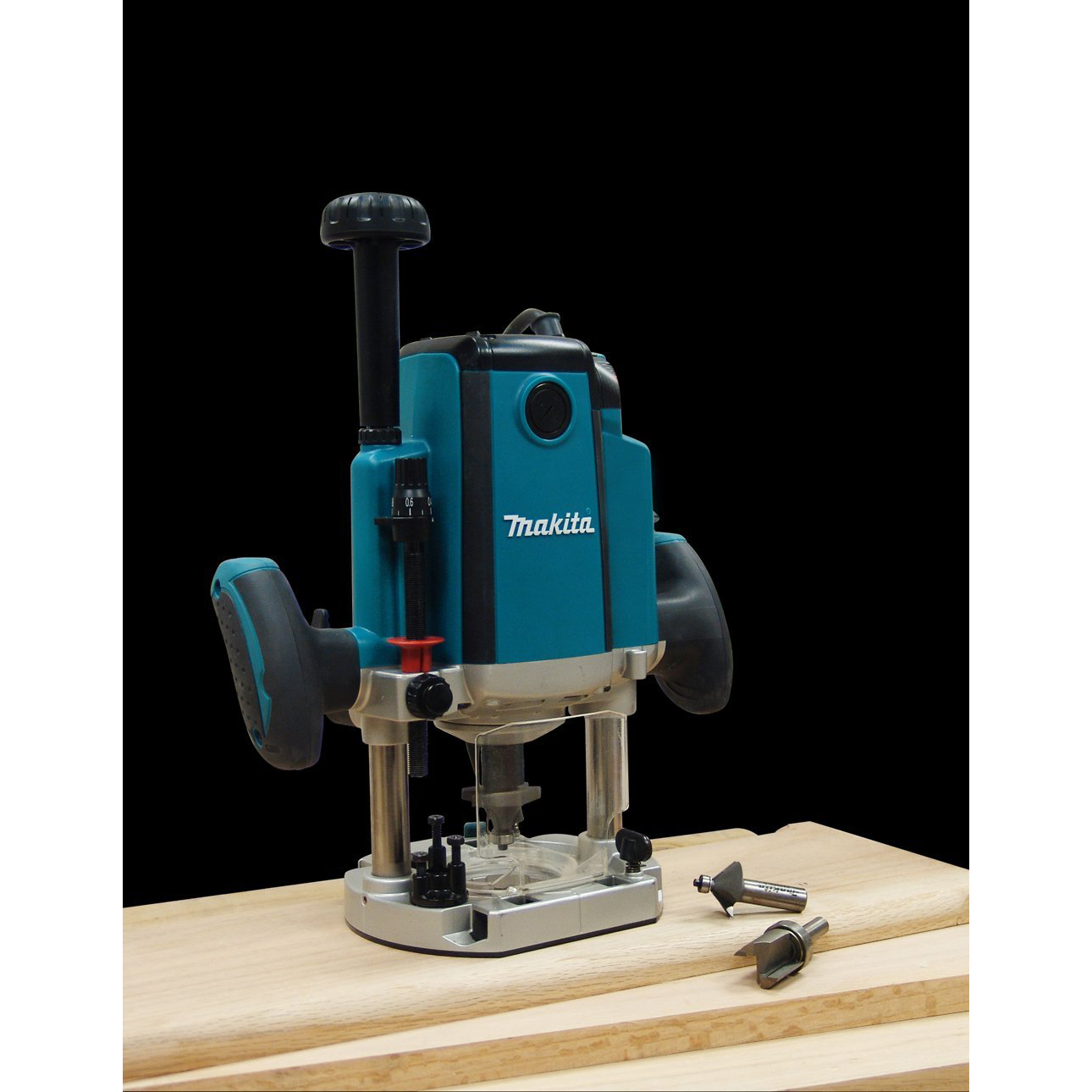 Makita RP1800 31/4 HP 15.0 Amp 23/4Inch 22,000 Rpm Smooth Plunge