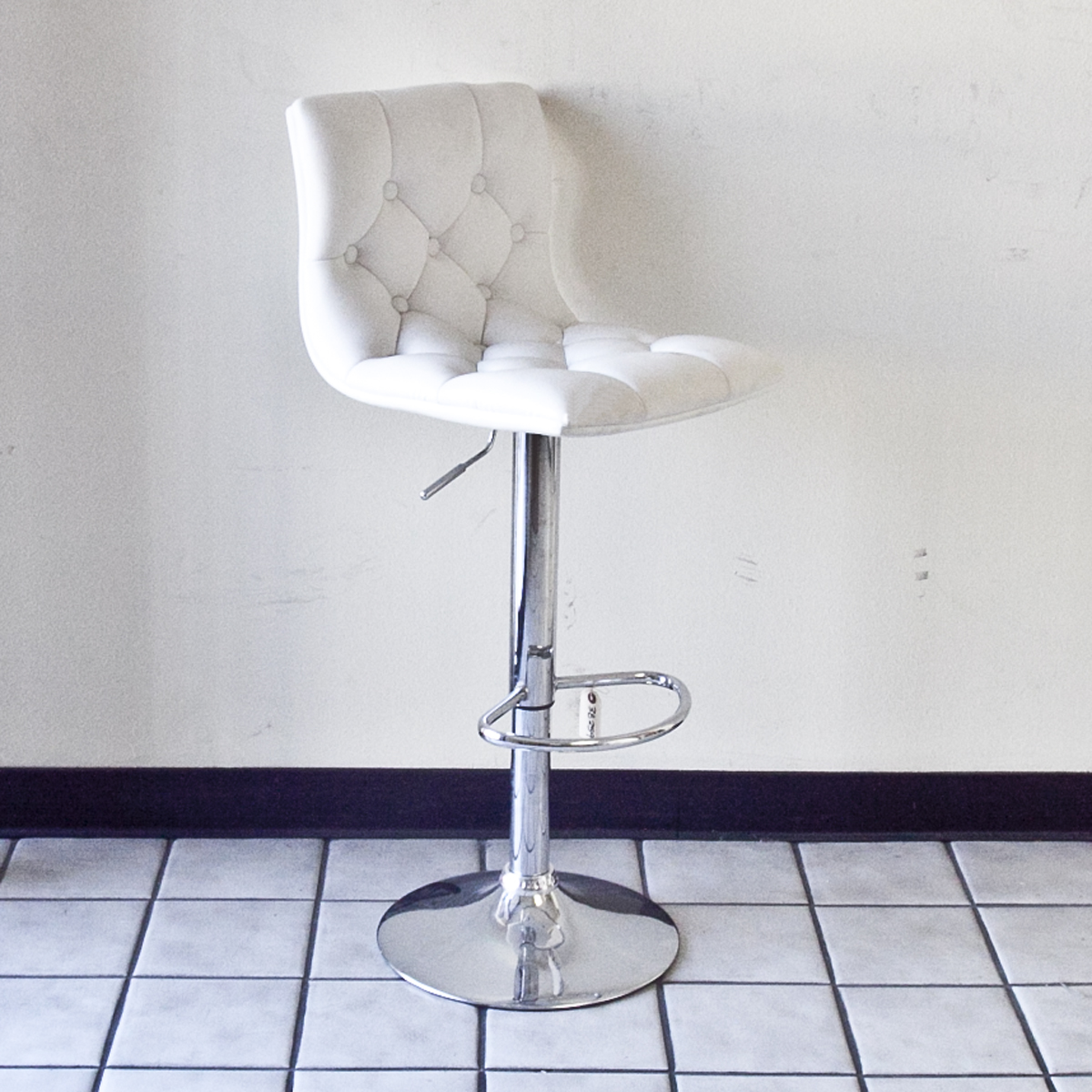 2 White Leather Swivel Bar Stool Elegant Modern Adjustable Hydraulic