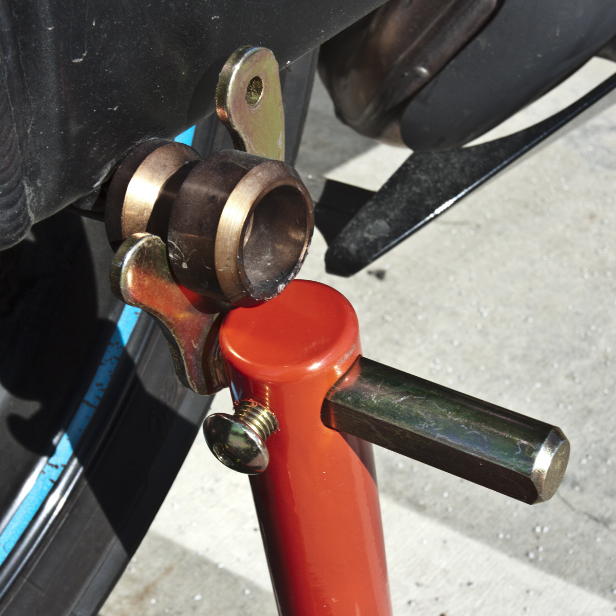 Front and Rear Wheel Lift Motorcycle Stands Swingarm Paddock Spool Hook Red NEW eBay