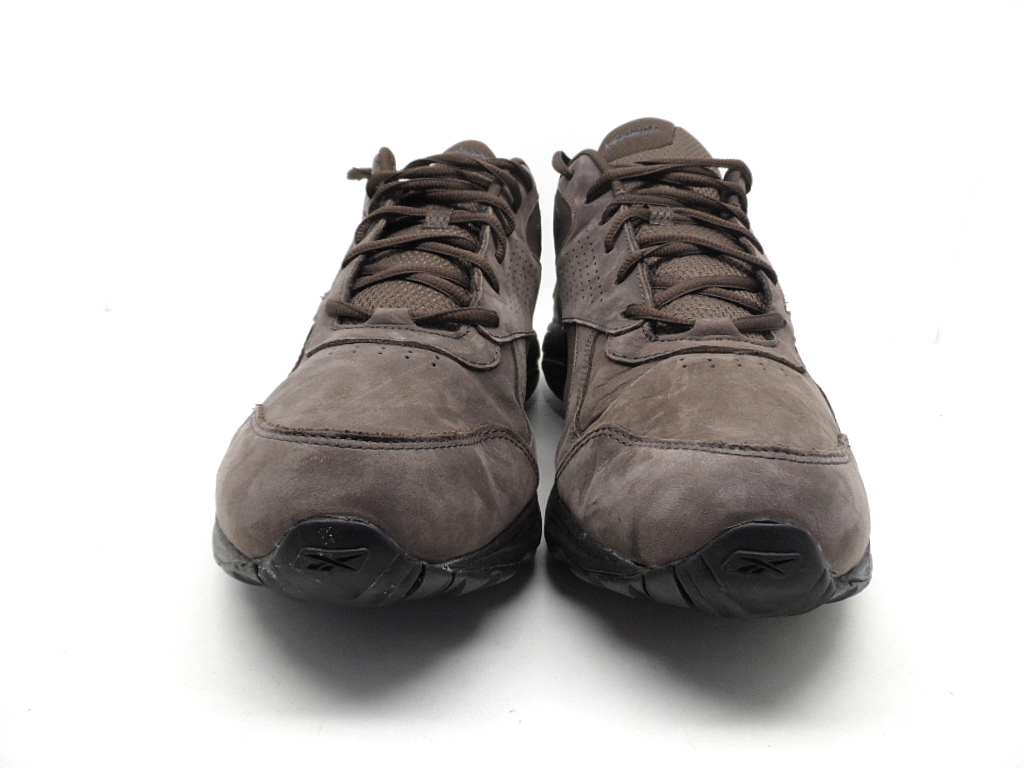 reebok tread max sneakers