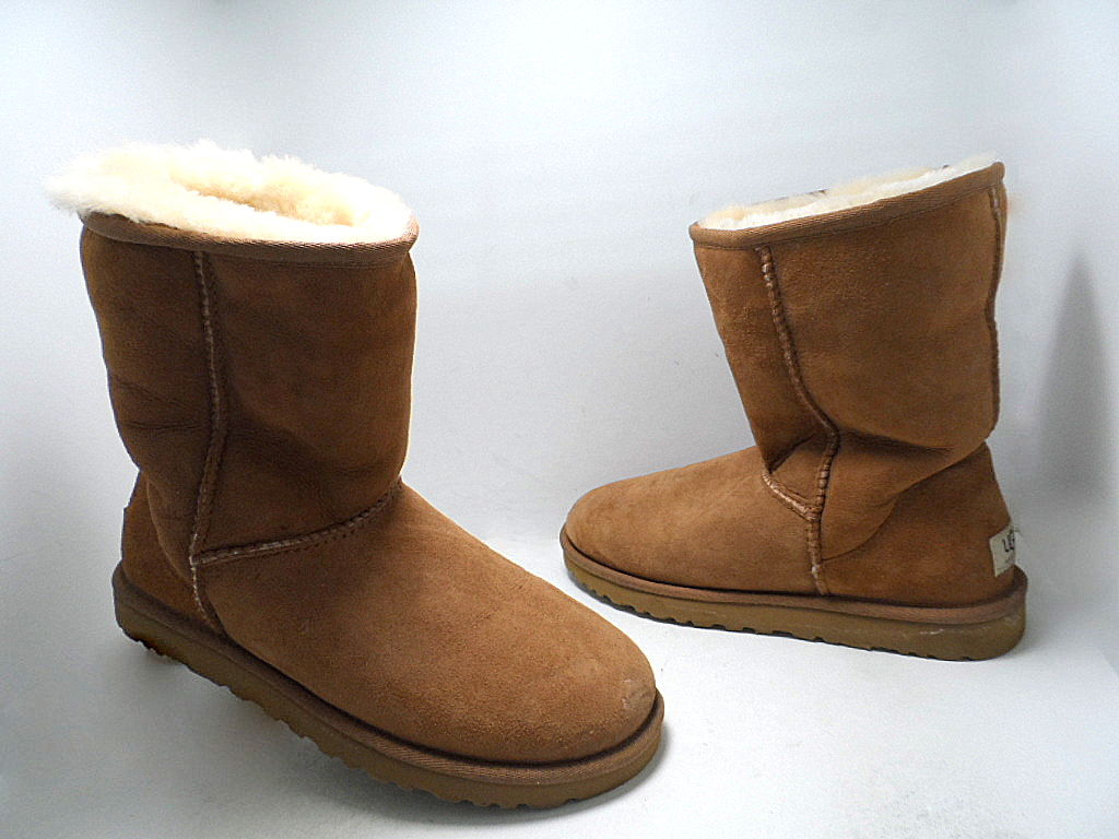 classic short uggs size 9 classic short uggs size 9