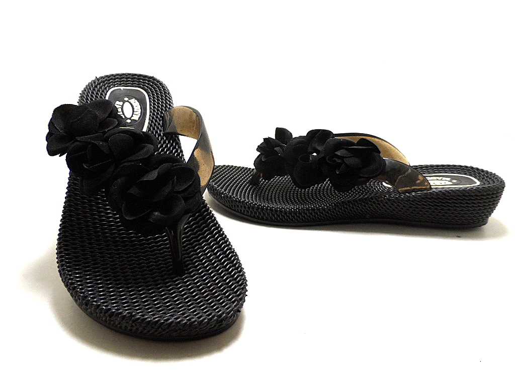 Steve Madden Women's Flower FlipFlops