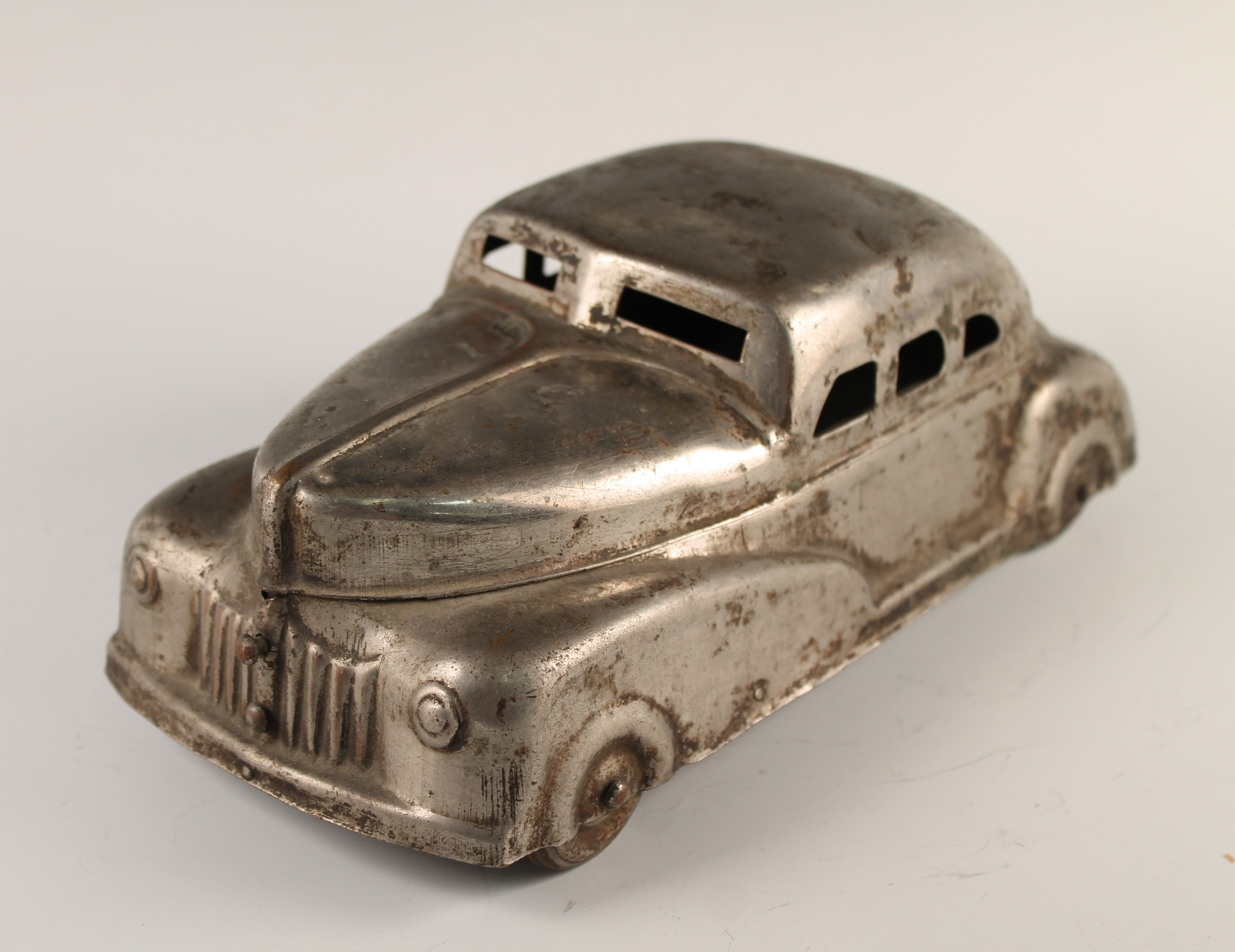 Estate Found Vintage 1930s Betel Motor Car Betel Nut Open & Close Type