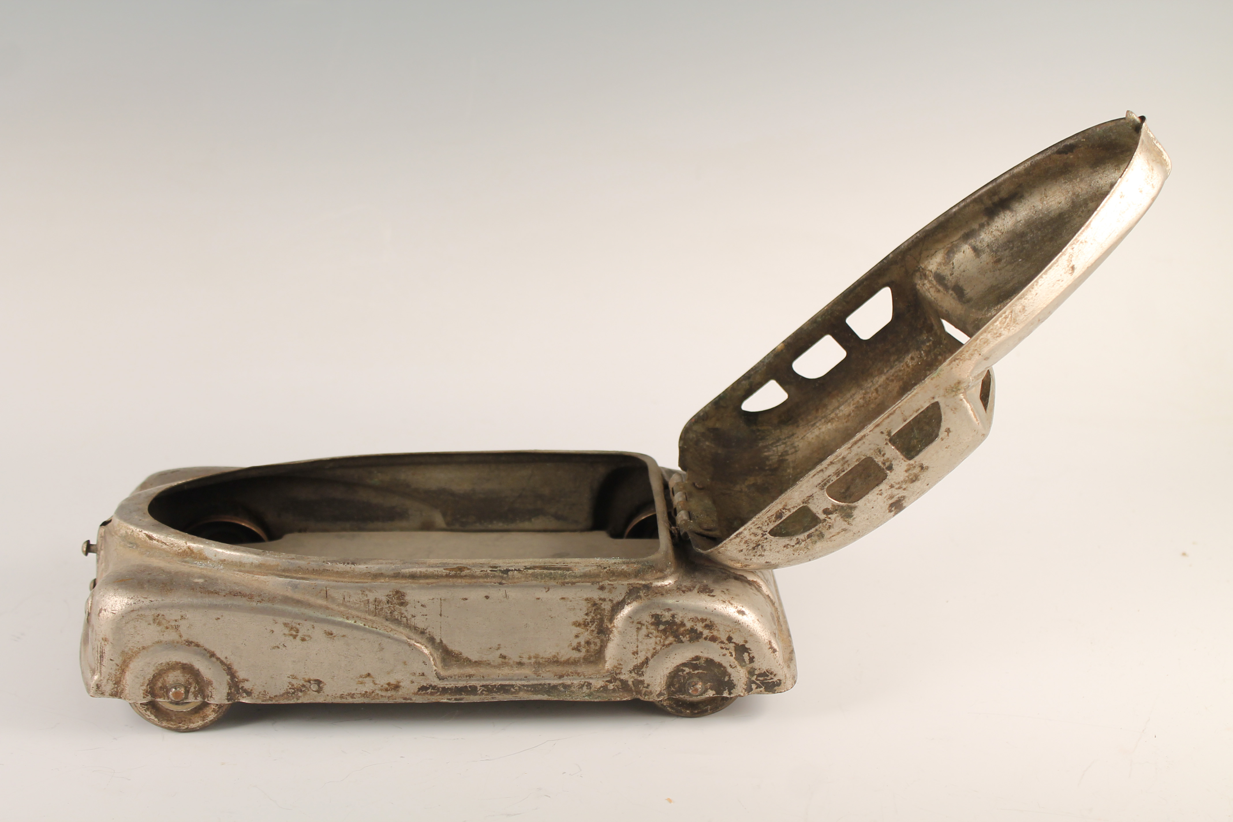 Estate Found Vintage 1930s Betel Motor Car Betel Nut Open & Close Type Box