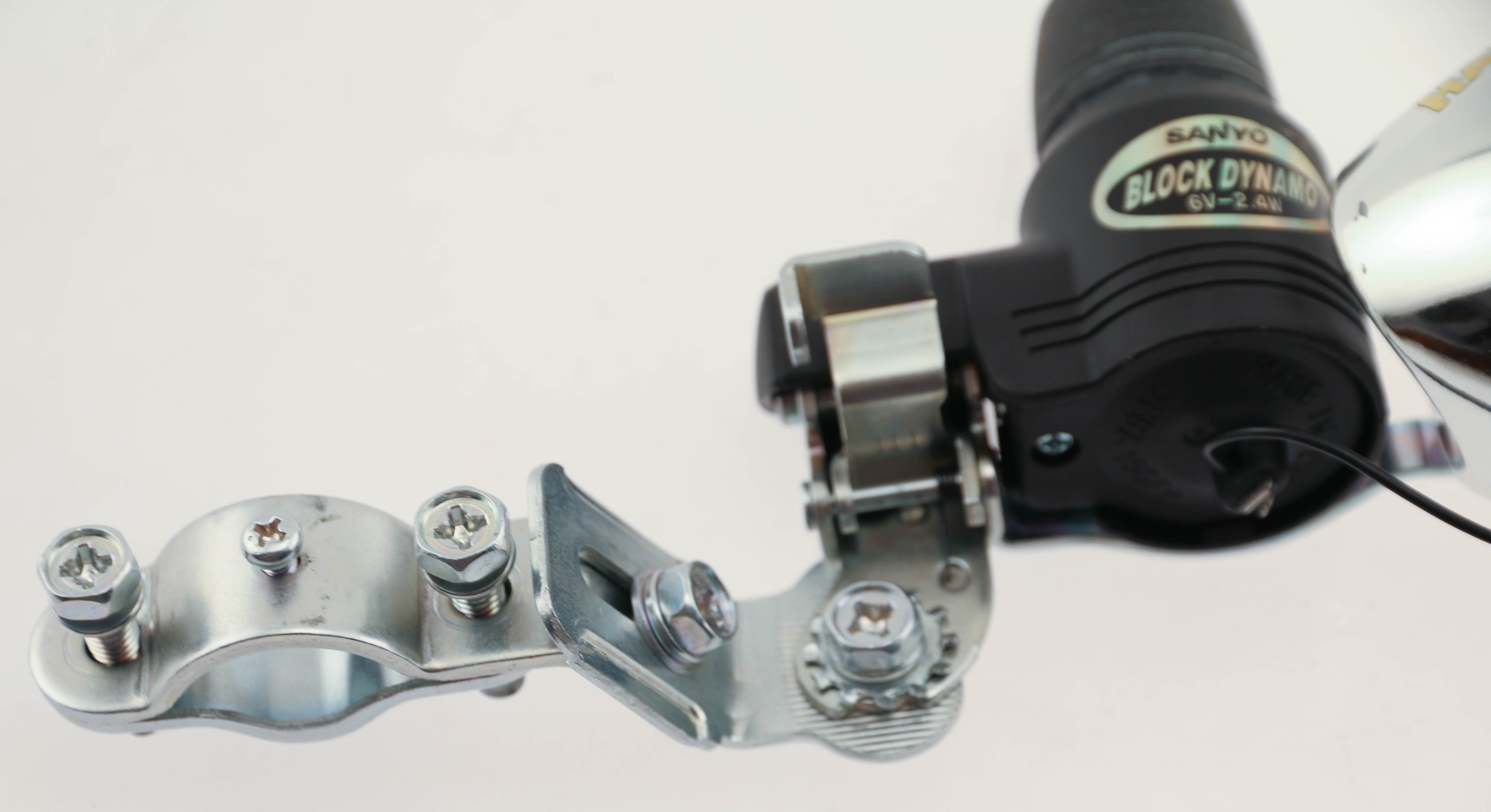 Sanyo Block Dynamo Rim/Tire Generator Bike Halogen Head Light 6V 2.4