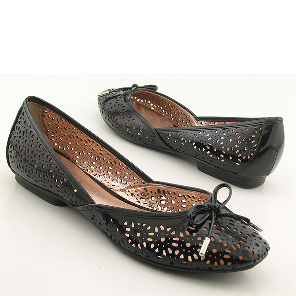 ARTURO CHIANG Jan Flats Black