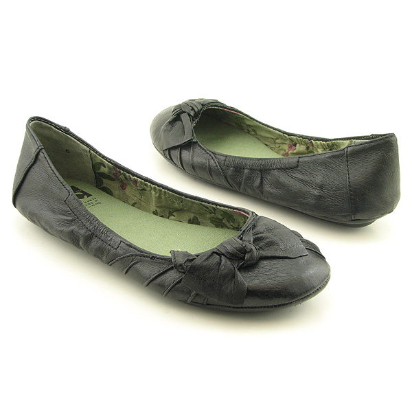 BC FOOTWEAR Aurora Flats Black