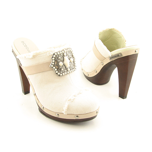BCBGENERATION Davis Clogs Beige