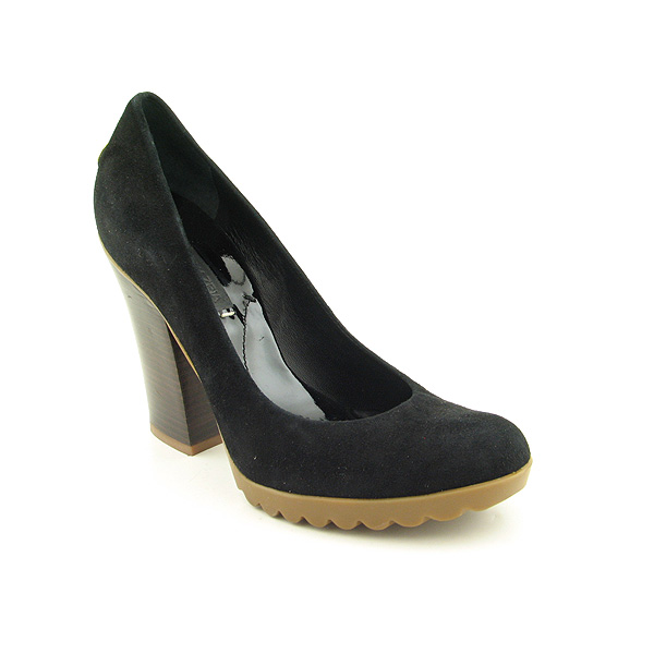 BCBGMaxazria Brent Pumps Black