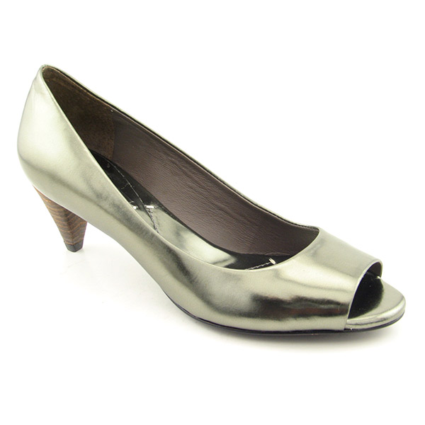 BCBGMaxazria Gage Heels Bronze