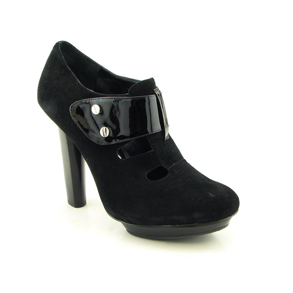 BCBGIRLS Koala Heels Black