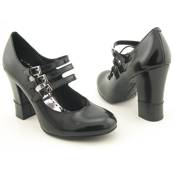 BCBGIRLS Illinois Pumps Black