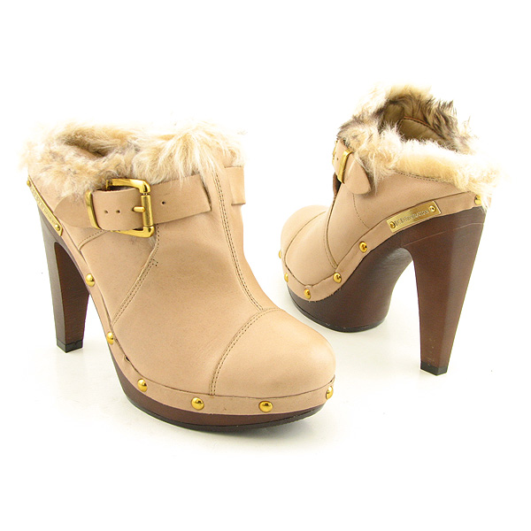 BCBGENERATION Millard Clogs Beige
