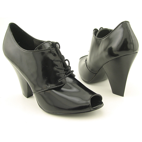 BCBGIRLS Dolly Oxfords Ankle Boots Black