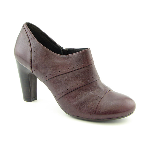 BETSEY JOHNSON BV1571 Ankle Boots Burgundy