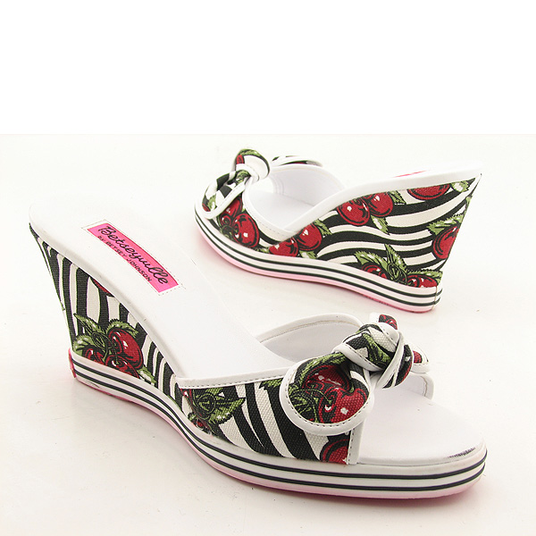 BETSEYVILLE Virgie Platforms Wedges Sandals White