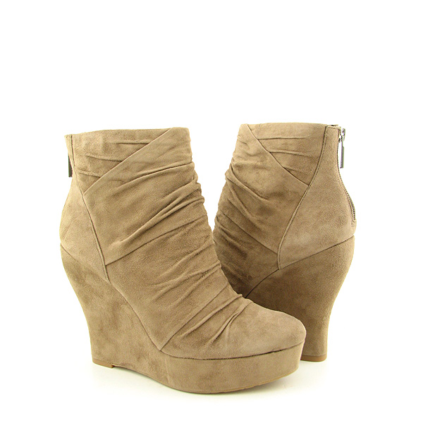 BOUTIQUE 9 Wafer Ankle Boots Brown