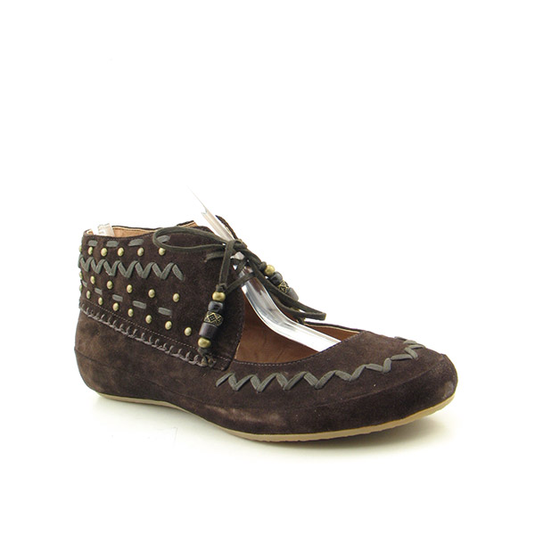 BOUTIQUE 9 Glendora Ankle Boots Brown