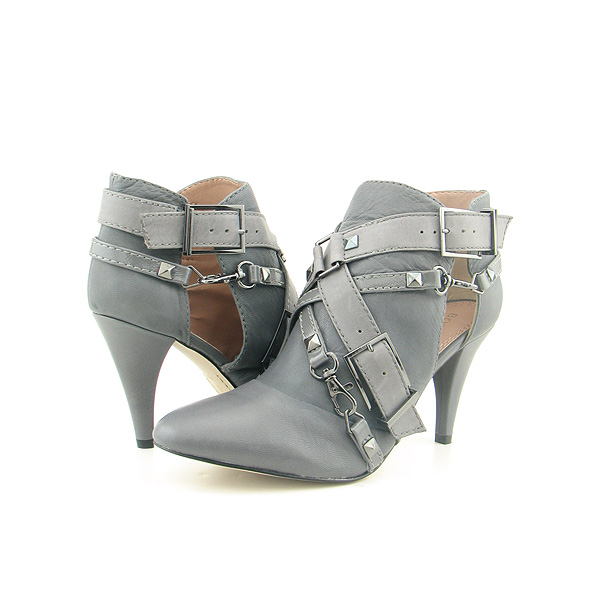 BOUTIQUE 9 Vikie Ankle Boots Gray