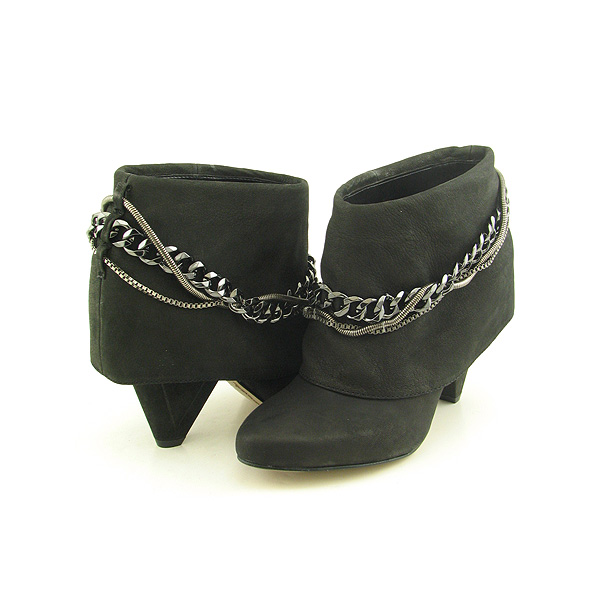 BOUTIQUE 9 Hailey Ankle Boots Black