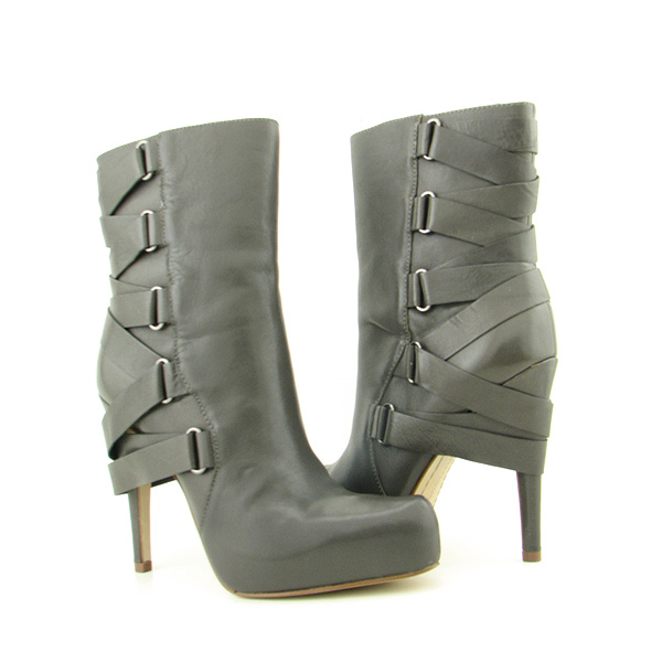BOUTIQUE 9 Strut Ankle Boots Gray