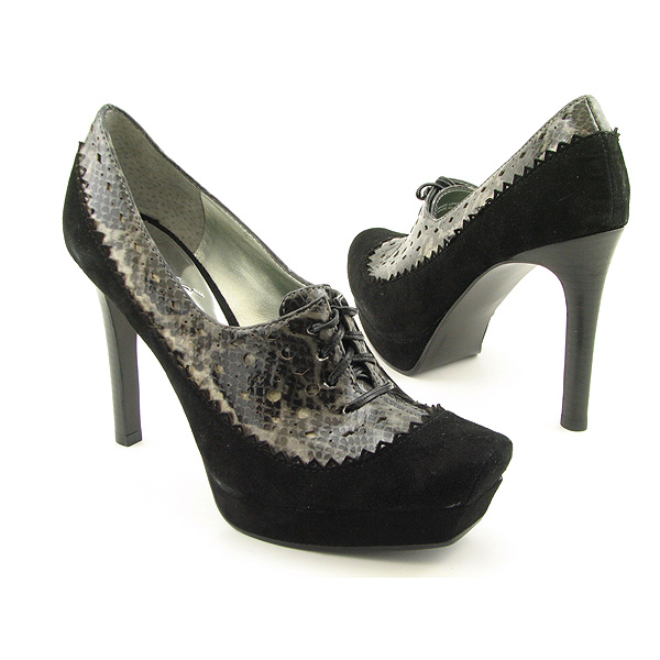 CARLOS SANTANA Daring Pumps Black