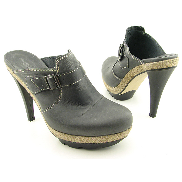 CHARLES DAVID Ramble Clogs Mules Shoes Black Womens