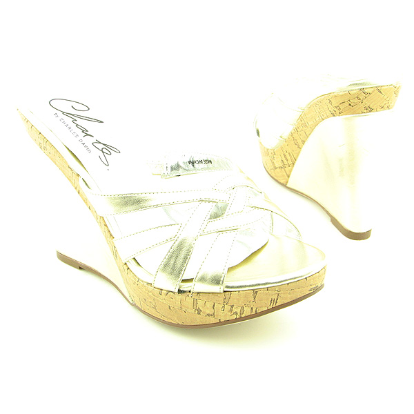 CHARLES DAVID LunaPlatform Wedges Gold