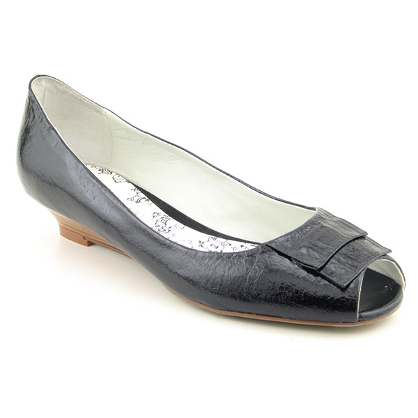 CHINESE LAUNDRY Annabelle Wedges Black