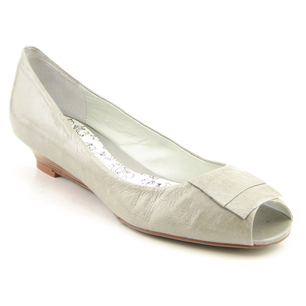 CHINESE LAUNDRY Annabelle Flats Gray