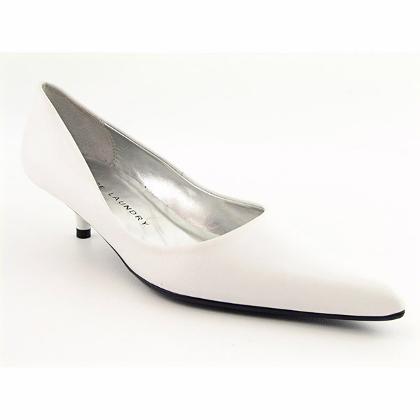 CHINESE LAUNDRY Giggle Pumps White