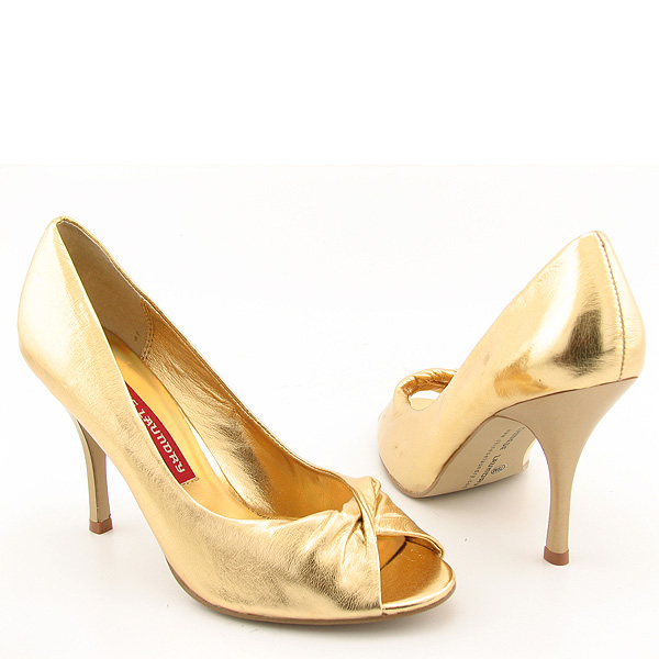CHINESE LAUNDRY Dilano Pumps Gold