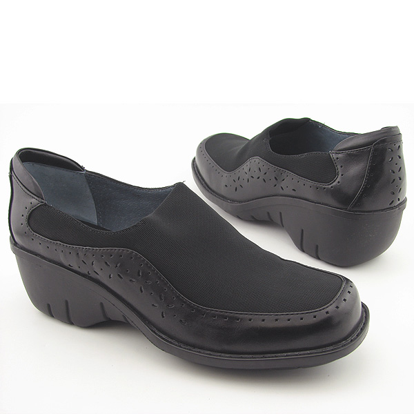 CLARKS Pillow Loafers Black