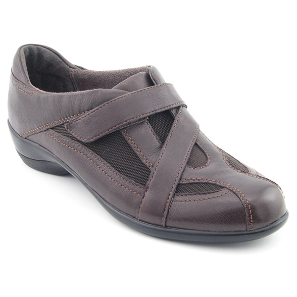 CLARKS Showstopper Loafers Brown