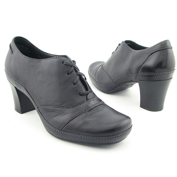 CLARKS Elma Oxfords Shoes Black