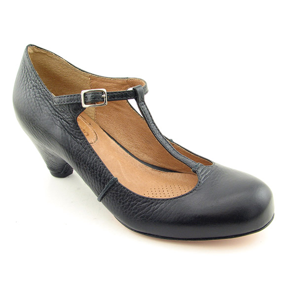 CORSO COMO Campus Mary Jane Pumps Black