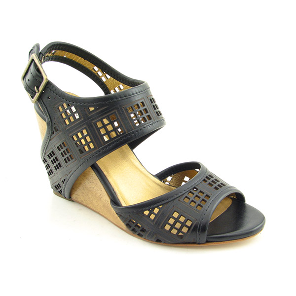 CYNTHIA VINCENT Cason Wedges Black