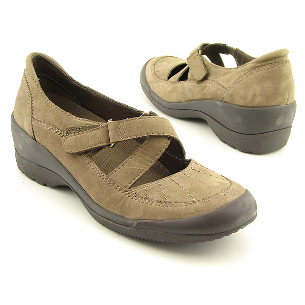 EASY SPIRIT Joey Slip On Shoes Brown