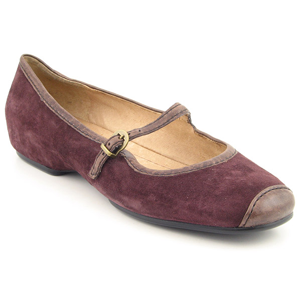 EASY SPIRIT Chantel Flats Burgundy
