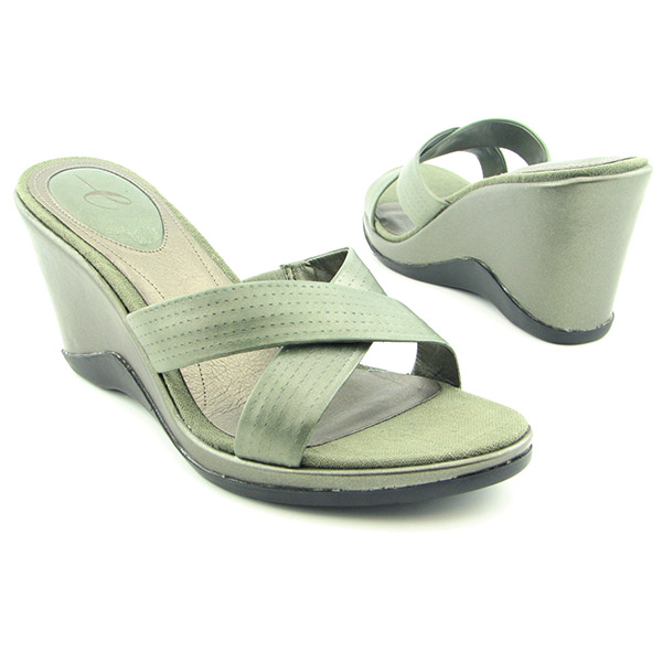 EASY SPIRIT Ibeam Platform Wedges Green