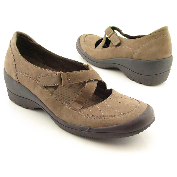 EASY SPIRIT Joey Slip Ons Shoes Brown