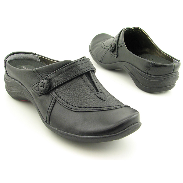 HUSH PUPPIES Stanza Clogs Black