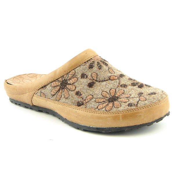 HUSH PUPPIES Logan Square Clogs Brown