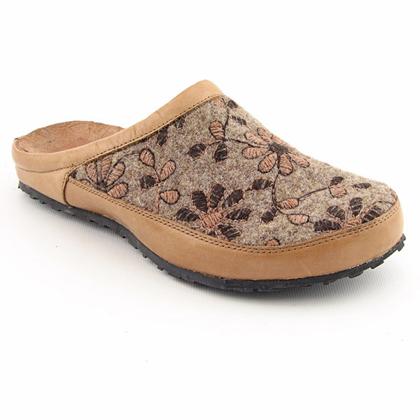 HUSH PUPPIES Logan Square Clogs Beige