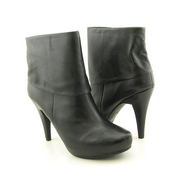 ME TOO Latria Ankle Boots Black