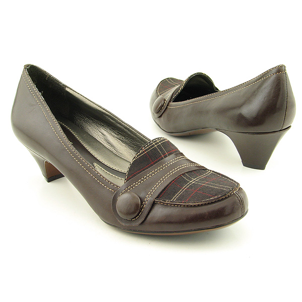 NATURALIZER Jumped Pumps Brown